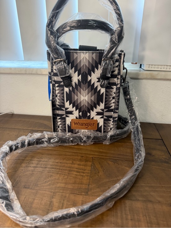 Wrangler Handbags - Wrangler black & white Aztec western print small crossbody tote bag purse new